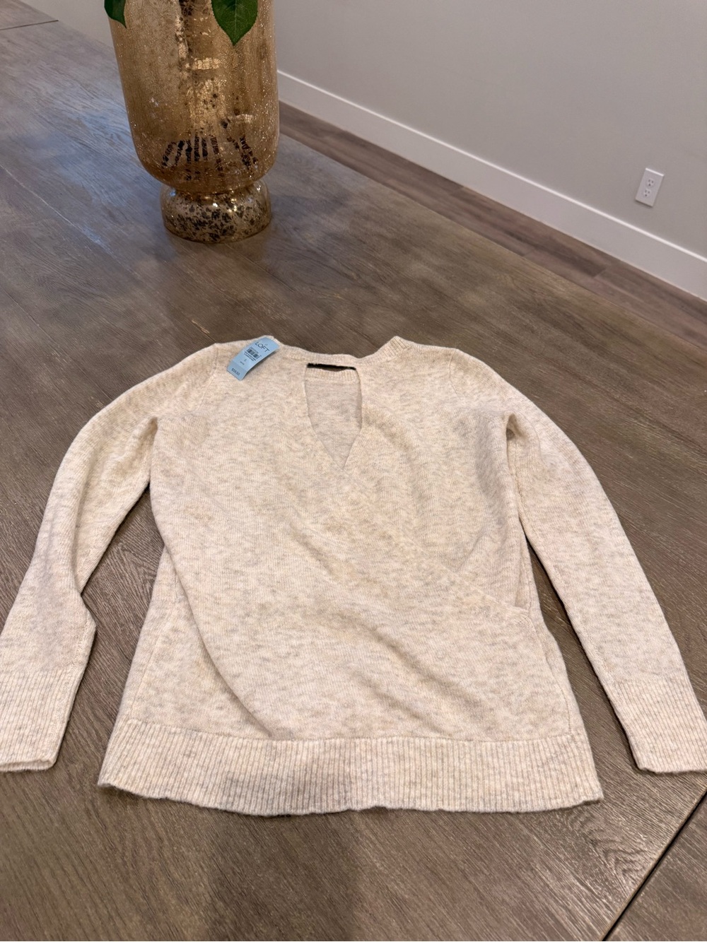 NWT! LOFT Soft Heather Cream V‑Neck Sweater with open v-back detail